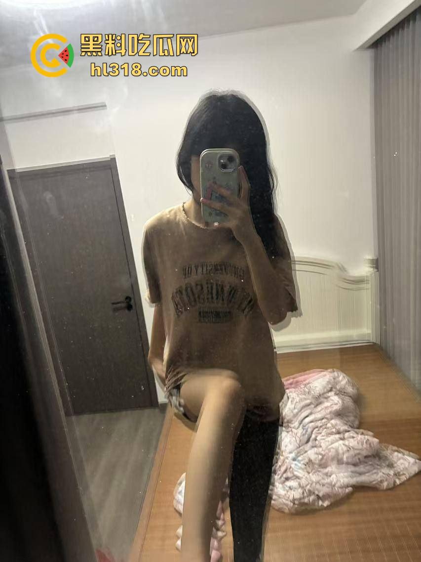 泉州职业学院乖巧学妹【陈爱婷】网调视频被渣男外泄 ，逼脸同框高清自拍，纯情少女沦为黄网贴吧红人！-2