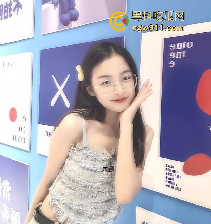 瓜友爆料！吉林极品反差眼睛婊【王丽欣】性爱视频曝光，黑丝美腿肛塞调教，女上骑乘无套后入极其淫荡！-3