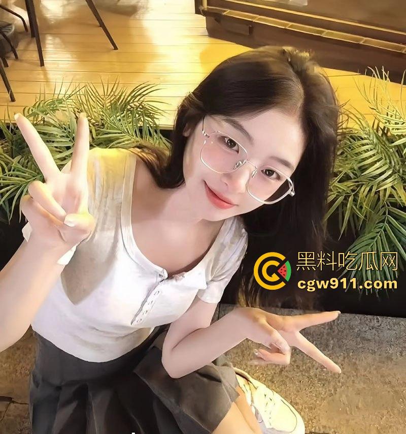 瓜友爆料！吉林极品反差眼睛婊【王丽欣】性爱视频曝光，黑丝美腿肛塞调教，女上骑乘无套后入极其淫荡！-7