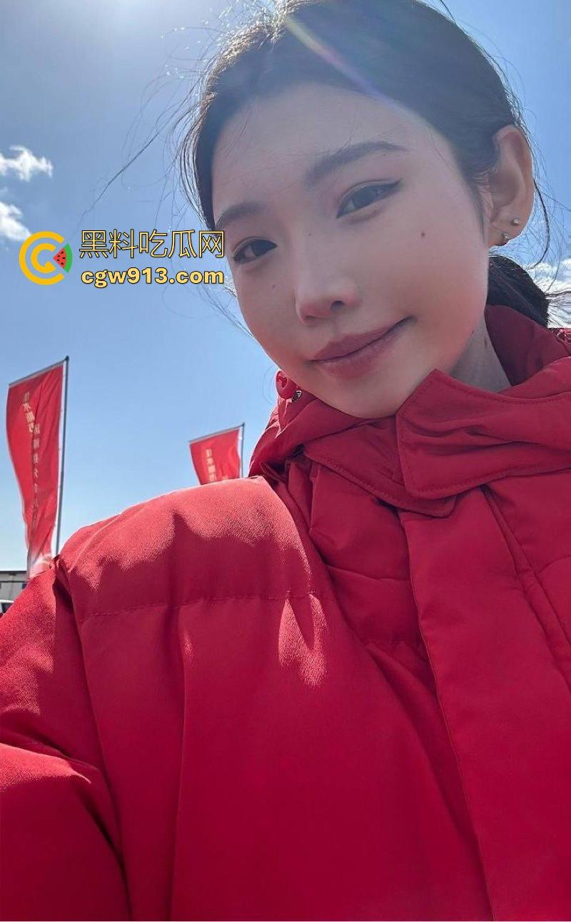 长沙师范学院【王文莹】性爱视频流出，深喉口交狂吸大屌，无套爆操极致享受，骚穴被猛干到淫水四溢！-1