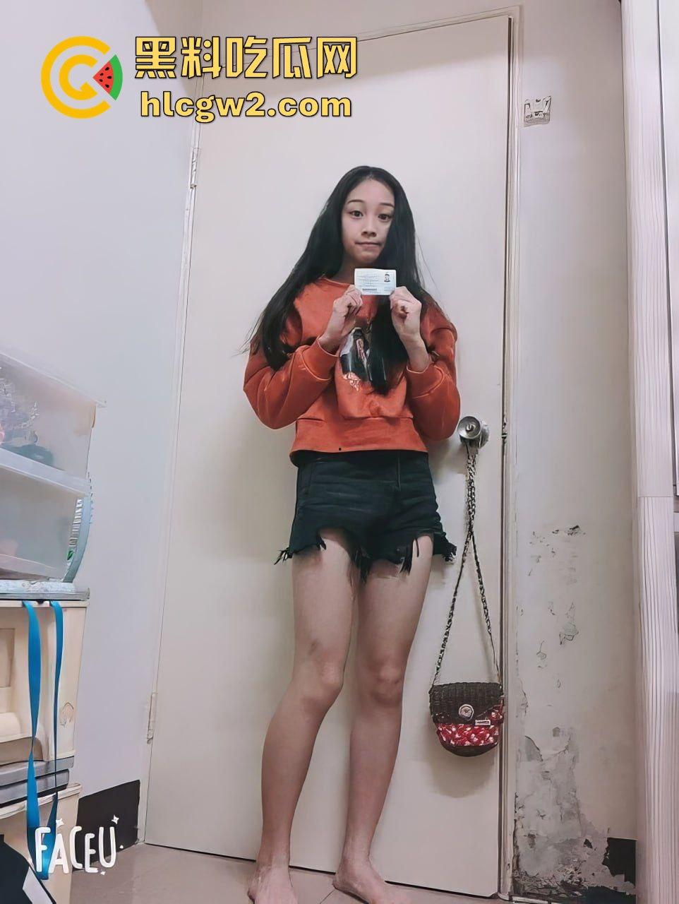 台州艺校学生【吕笑笑】重金定制私密视频曝光!居家裸体油笔自慰,刺激场面让人直呼过瘾!-5