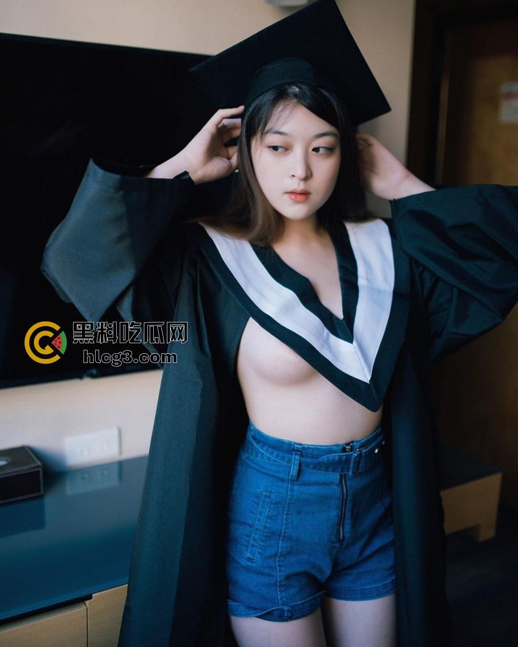 【独家泄密】传媒名校高材生『陈欣』为接戏甘愿被潜规则，高颜值D罩杯呻吟声撩人心弦！-1