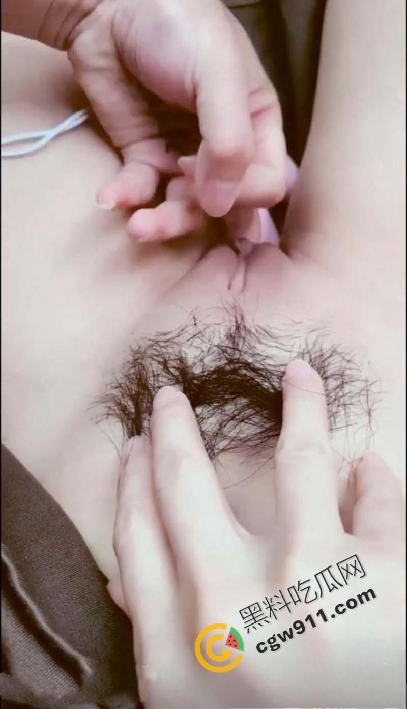 海角大神真实姐弟乱伦历程！回程路上车里跳蛋自慰疯狂勾引，大屌猛操姐姐小嘴，内射喉咙深处-7