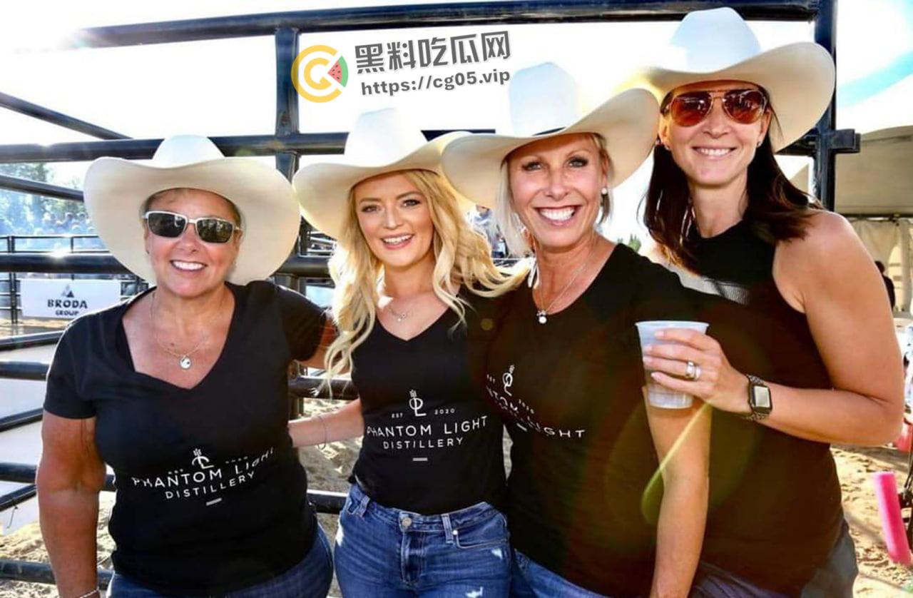 标题 美国大学教授反差婊 老公绿帽奴 喜欢看老婆和黑人学生做爱 视频被流出 那么大的黑棍不得捅进胃里-13