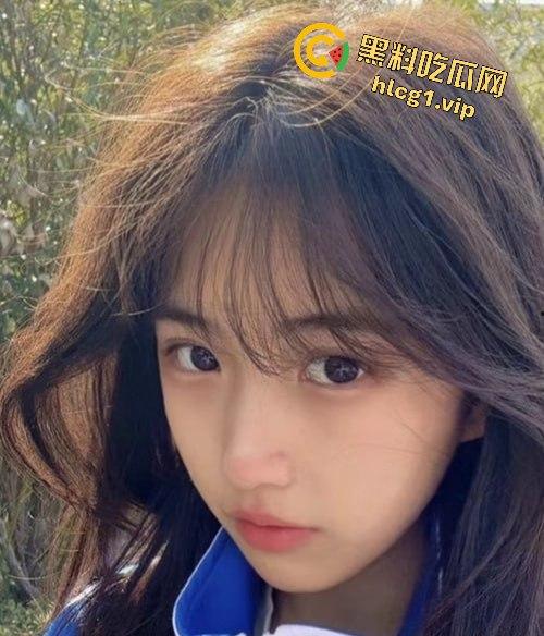 瓜友投稿！约炮深圳实验中学极品嫩妹！蓝白校服清纯白袜各种无套抽插身材绝美！-2