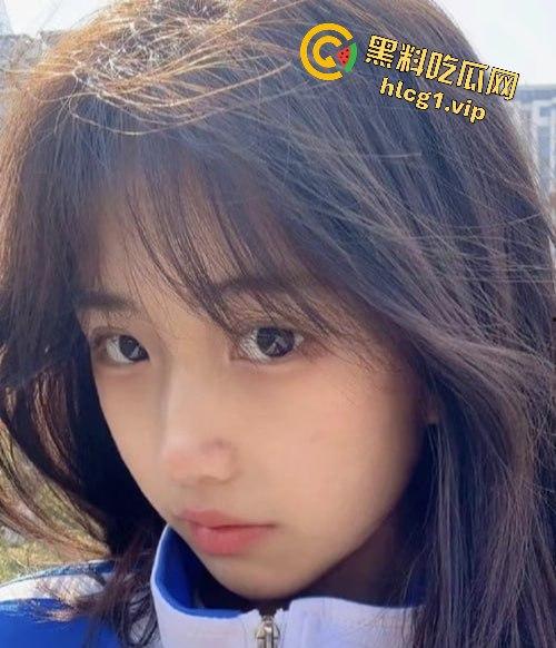 瓜友投稿！约炮深圳实验中学极品嫩妹！蓝白校服清纯白袜各种无套抽插身材绝美！-3