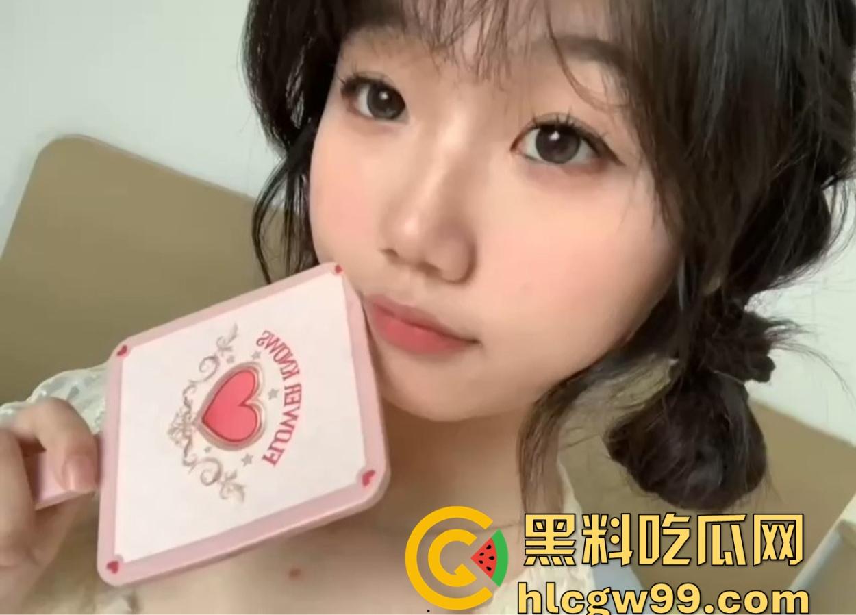 南京艺术学院23届骚母狗【孟青予】与男友交往一年却脚踏三船，微信撩遍全校，还勾搭校外五十岁老头！-1