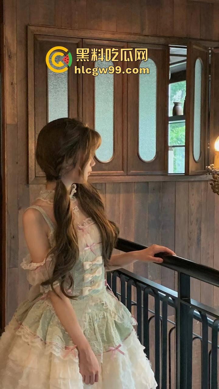 南京艺术学院23届骚母狗【孟青予】与男友交往一年却脚踏三船，微信撩遍全校，还勾搭校外五十岁老头！-6