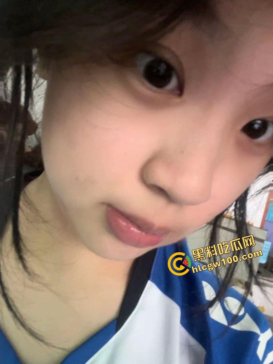 抖音深圳罗湖清纯高中反差妹【薯条喵】私下约操口爱土豪大叔，肛塞尾巴后入猛操骚逼！原创独家曝光流出！-2