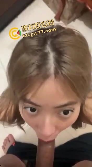 你在看PPT她在吃棒子，东南亚小留学生【孙雨敏】反差成精，天天跪着叫爸爸求内射-12