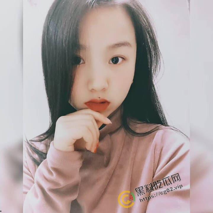 上海幼儿园老师 邓伊 背着男友在小红书同城聊骚 加了微信偷吃寻求刺激 反差婊闷骚母狗-4