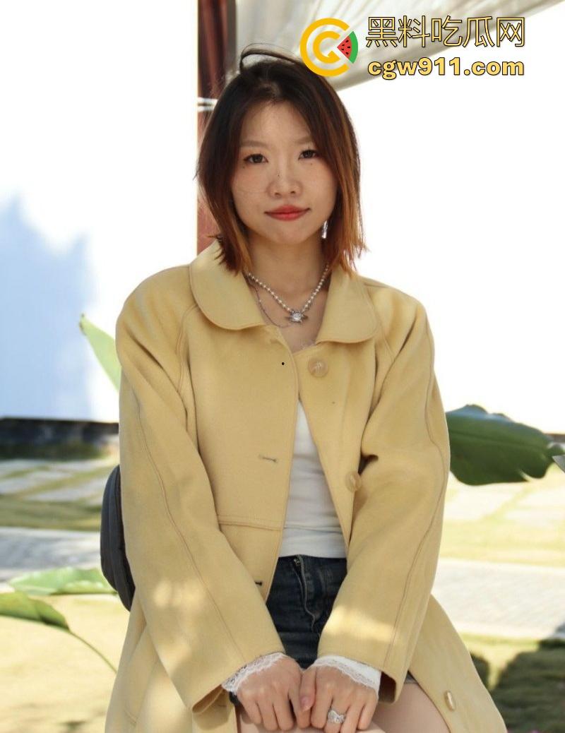 成都淫骚渣女【秦回慧】出轨视频被男友曝光，镜前后入自拍浪叫，女上骑乘臀浪翻滚，妥妥的反差母狗！-1