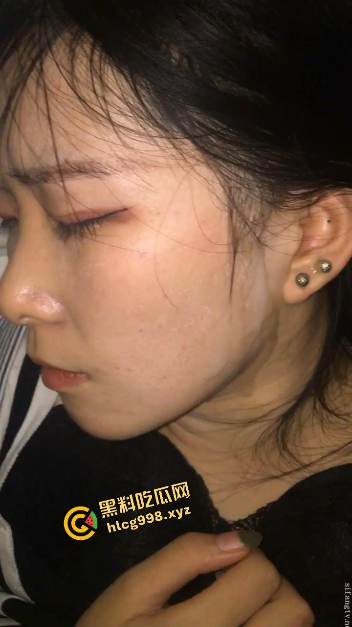 假装看房实则钓鱼！重庆女销售『梁琳琳』被灌醉迷干，瓜友颜射满脸，套路玩得真骚！-1