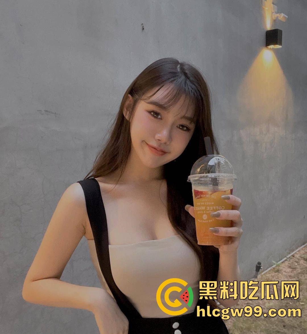 台湾高颜值台妹【夏天禧】Ins旅游博主勾搭三个月终被富哥拿下，开房视频流出，主动脱衣骑上去磨得贼骚！-6