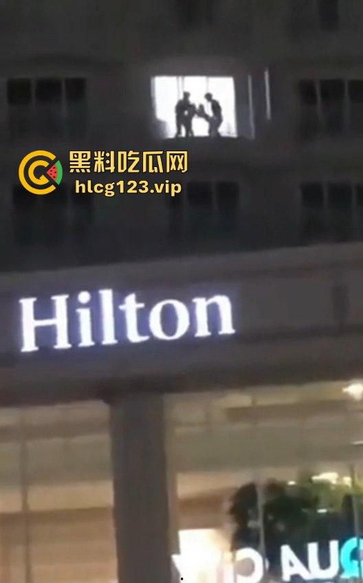 兄弟双飞皮影戏？希尔顿VIP才能看到的画面，有钱人果然懂得玩花样！-2