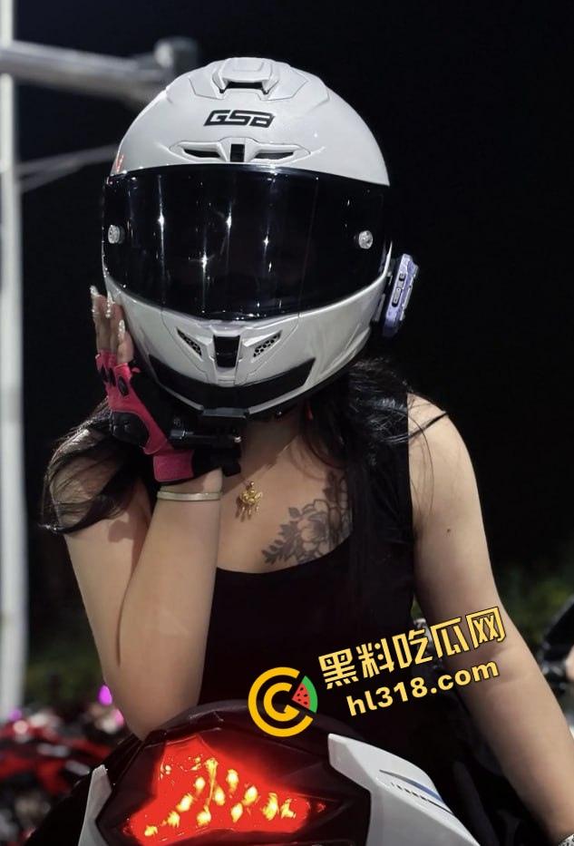 抖音摩托车圈热瓜，春风车主抬不起来的腰，终究还是断了，得吃哥跪地当狗舔高跟黑丝-9