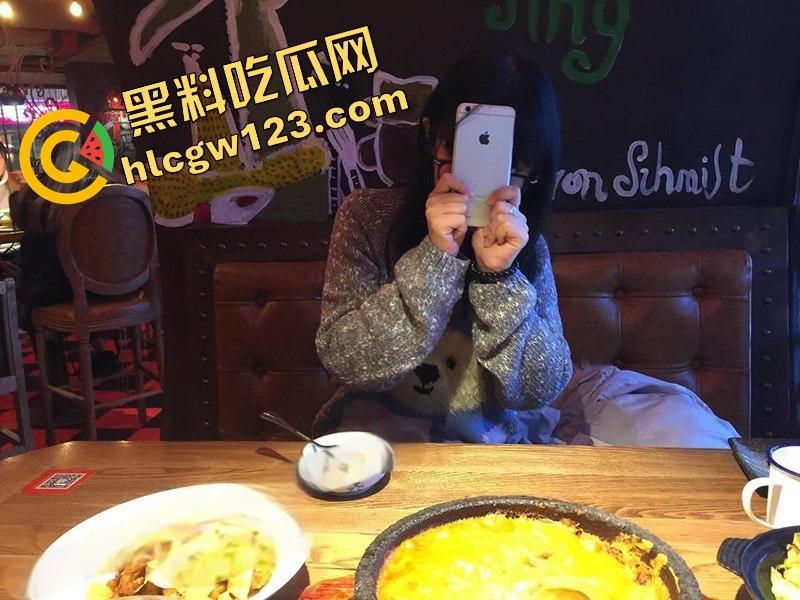 广东财务女主【黄颖】主动求骂，自爆喜欢被叫肥臀母猪，求网友公开羞辱，靠变态上位真的能红？-4