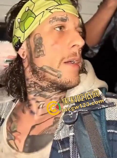 欧美性癫疯实验室曝光，几十号人群交调教爆操连轴转，SM道具多到能开五金店，肉体堆叠像人肉塔！-3