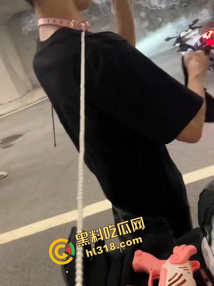 抖音摩托车圈热瓜，春风车主抬不起来的腰，终究还是断了，得吃哥跪地当狗舔高跟黑丝-23