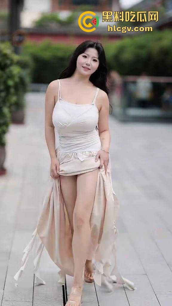 抖音网红『大漂亮』裸聊捞金13分钟全流出！一对爆乳奶子揉捏到嗨翻，高速自慰捞金方式骚得嘎嘎到位！-6