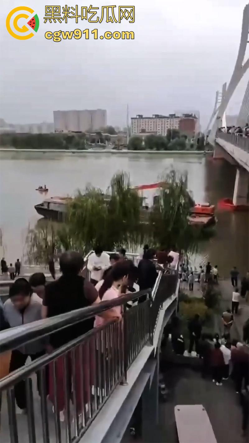 周口市沈丘网红桥跳河事件，准备结婚因彩礼商量不通，23岁男子跳河自杀，20多万彩礼逼走了他！-5