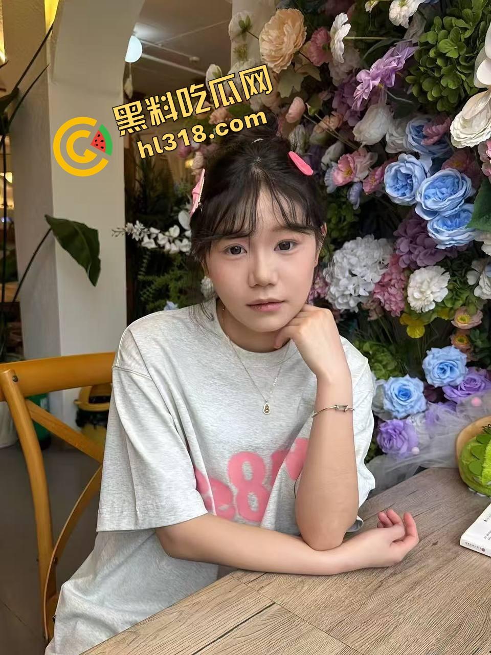 抖音女主播带货带进被窝，直播时约榜一大哥边做爱边互动，这就是互联网电子野战赚钱做爱两不误！-4