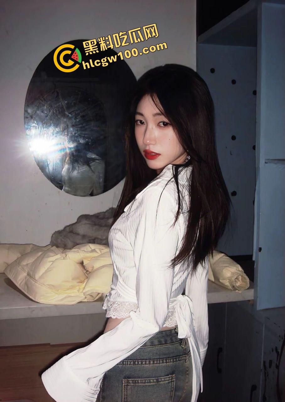 河南郑州反差骚鸡【戴佳】KTV包间内女上骑乘榨精，后入深怼撕裂黑丝冲刺大骚臀！独家曝光流出！-1