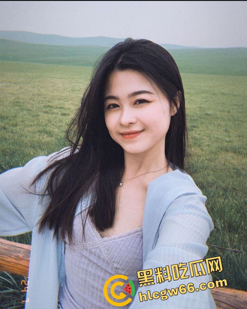 重庆骚货黄毛妹重口翻天操作曝光，肥美肉臀扩阴塞橘子，骚穴大开吃果粒，果汁流逼喷脸，这尼玛是人能玩的？-2