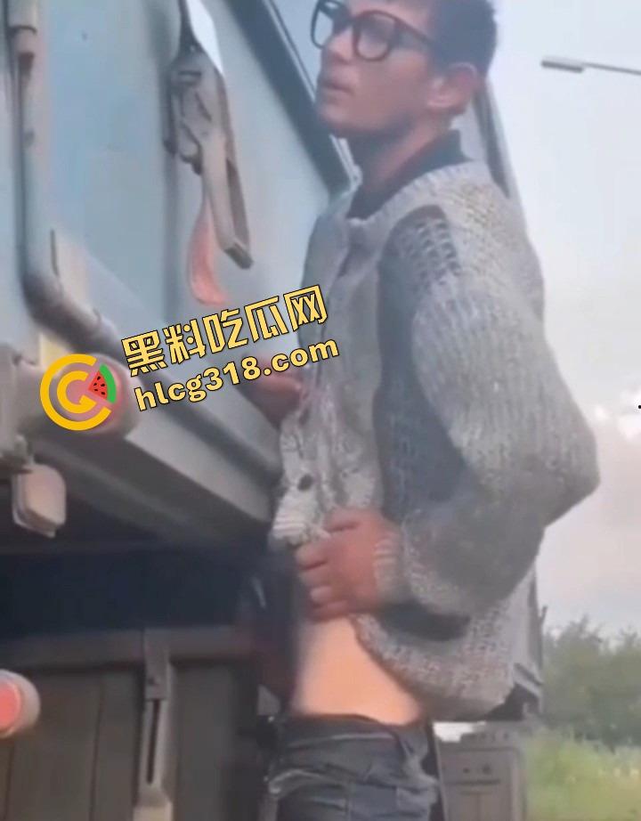 哥们太久没泄压，已经进入见洞就硬状态，见洞就想怼，马桶眼排气管、甚至风吹草动都能让他起反应！-6