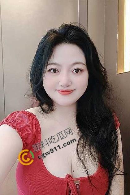 海角大神与小姨的禁忌交欢！趁小姨洗澡裸体的间隙，被肉棒诱惑，主动求操，对白露骨，场面超淫-2