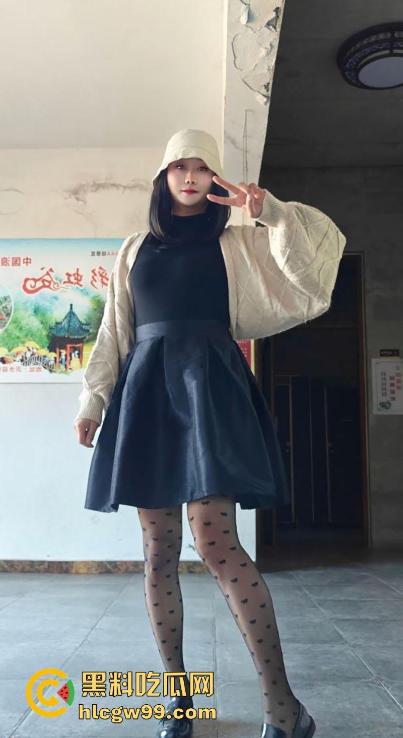 山东潍坊少妇快手网红【郑丹丹的丹】情人节约炮视频流出，姨妈期都要干，还不许炮友录像！-5