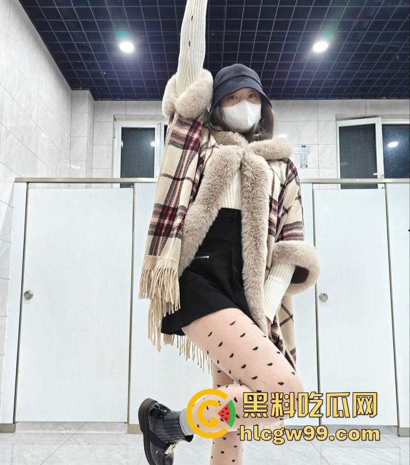 山东潍坊少妇快手网红【郑丹丹的丹】情人节约炮视频流出，姨妈期都要干，还不许炮友录像！-8