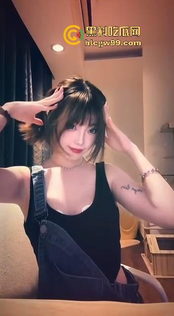 抖音极品萝莉网红【39】淫荡反差母狗私拍被曝，手臂位置的纹身算是实锤了！-3