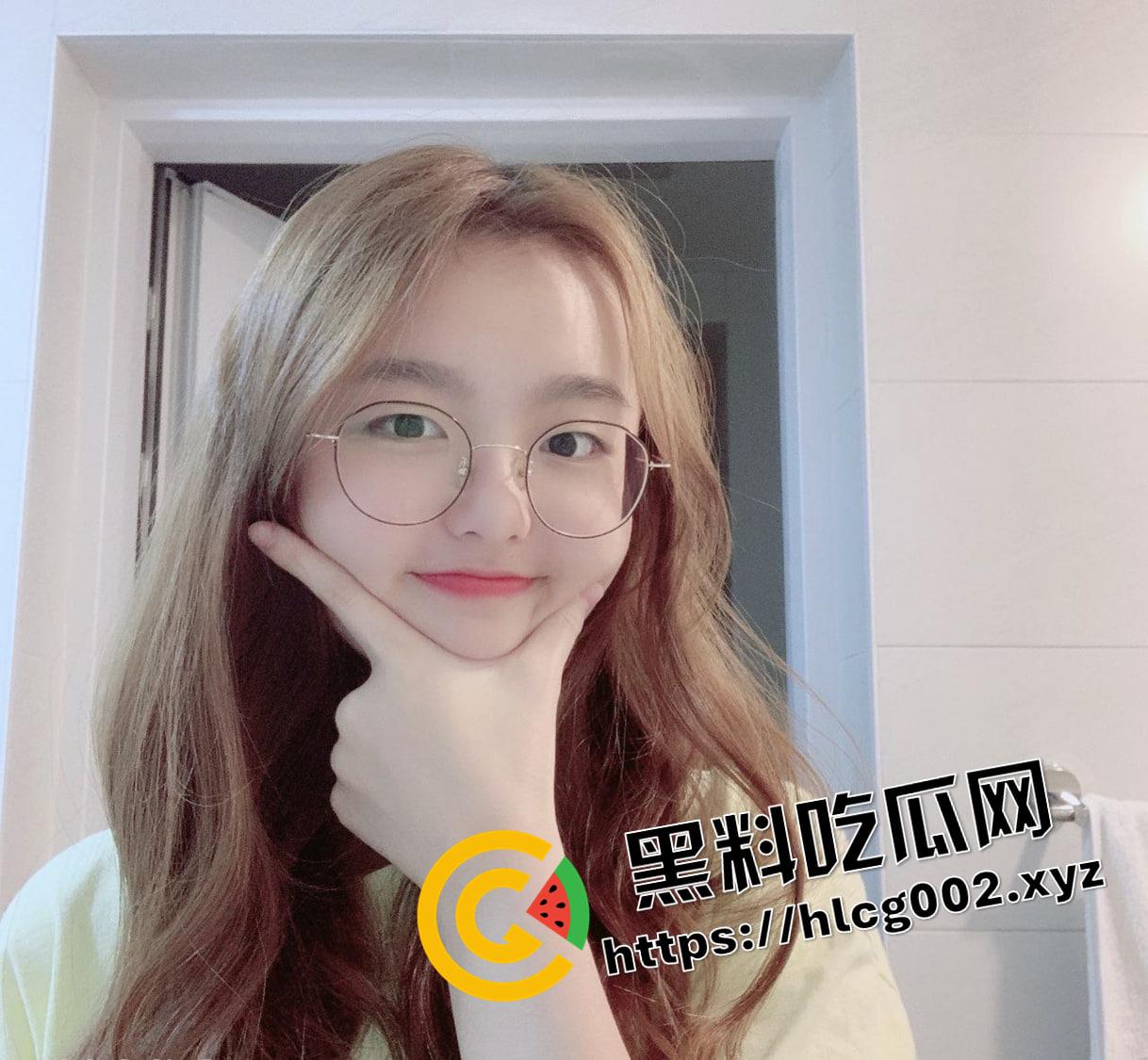 四川大学巨乳学妹 和同校学长玩调教  珠圆玉润极品大奶 极品自拍被学长系数流出-4