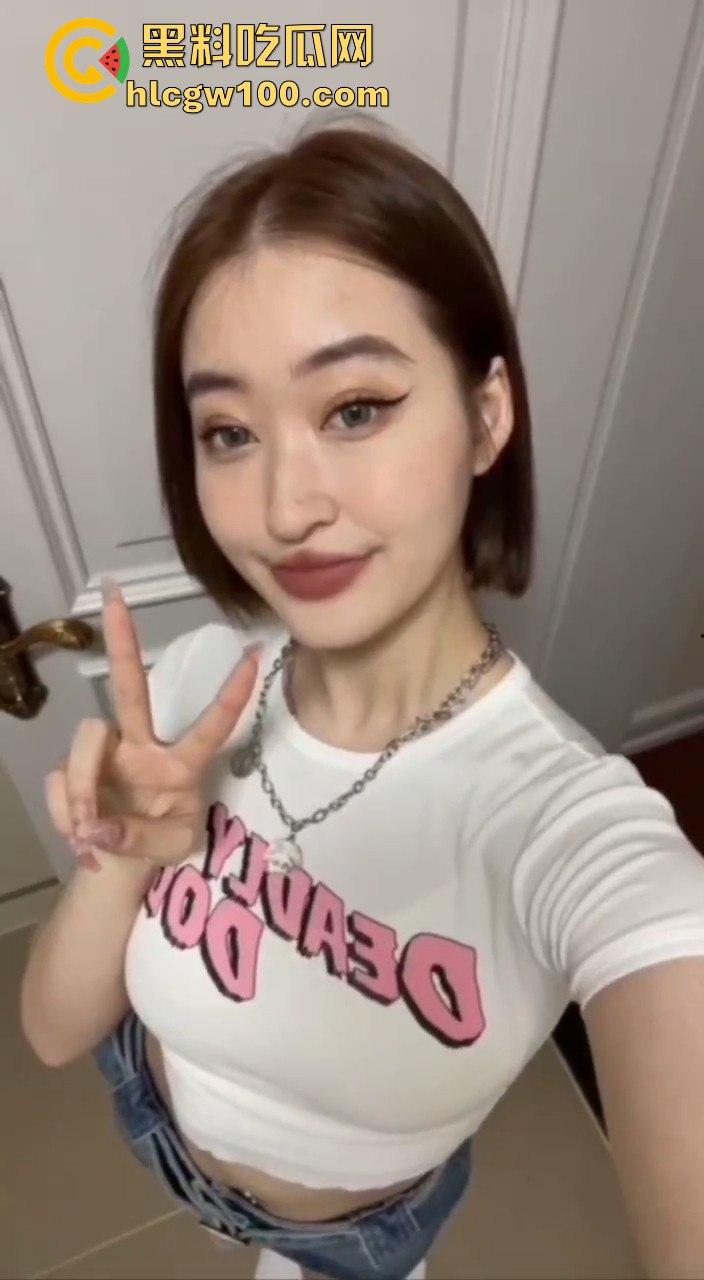 沈阳NICE CLUB酒吧高冷陪酒小姐【沈敏】醉酒被捡尸，事后清醒后还要求炮友再来一次，巨骚无比!-3