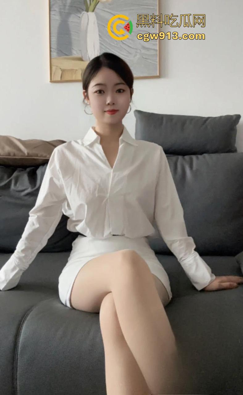 海角乱伦！堂姐喝醉后在沙发睡觉，被我用SM工具将其捆绑强行插入，后入爆操全程呻吟不断！-3