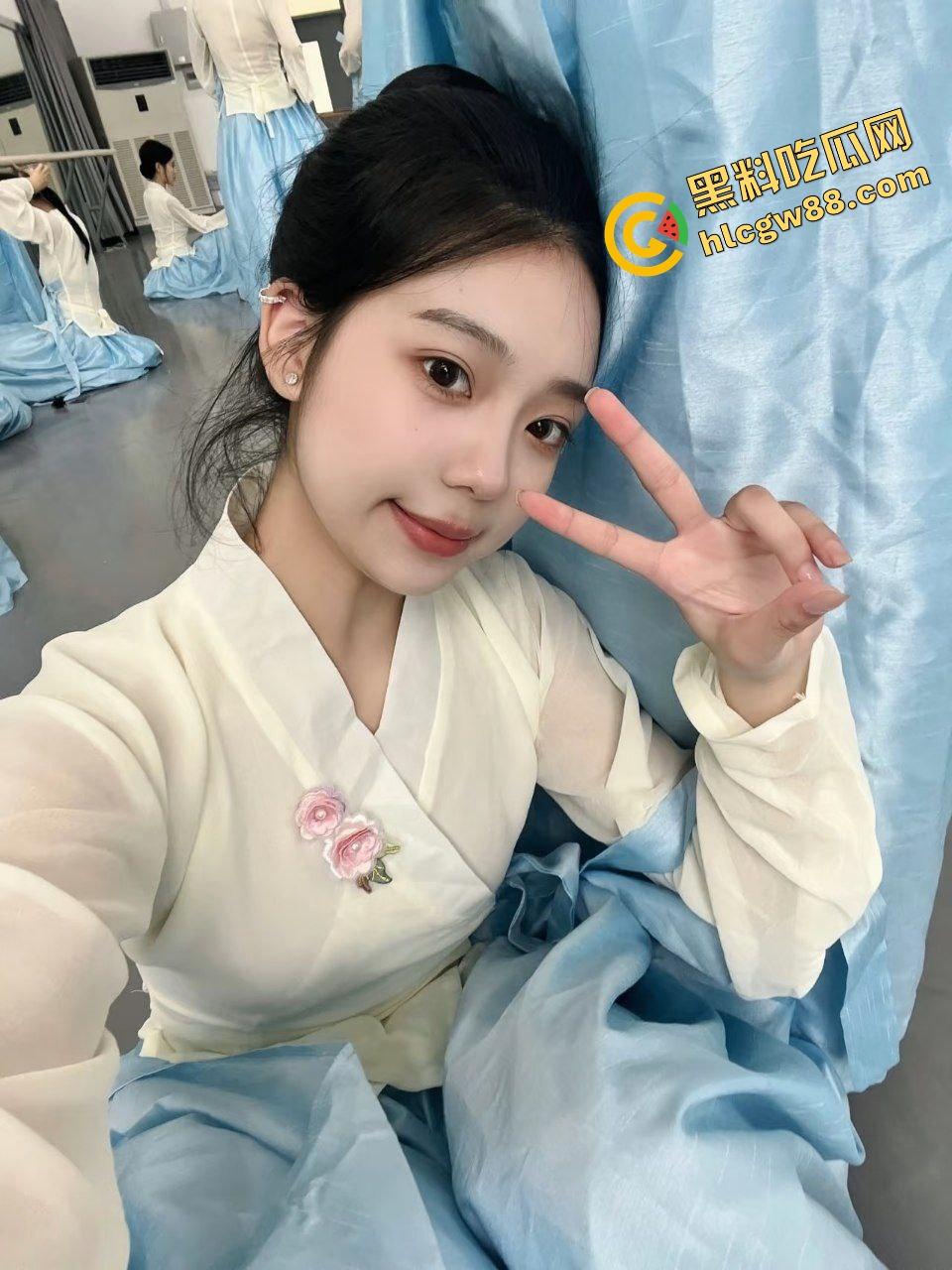 体育生与舞蹈生相结合！浙江艺术职业清纯舞蹈生要了又要，体育生直插粉嫩鲍鱼猛操冲刺！-5