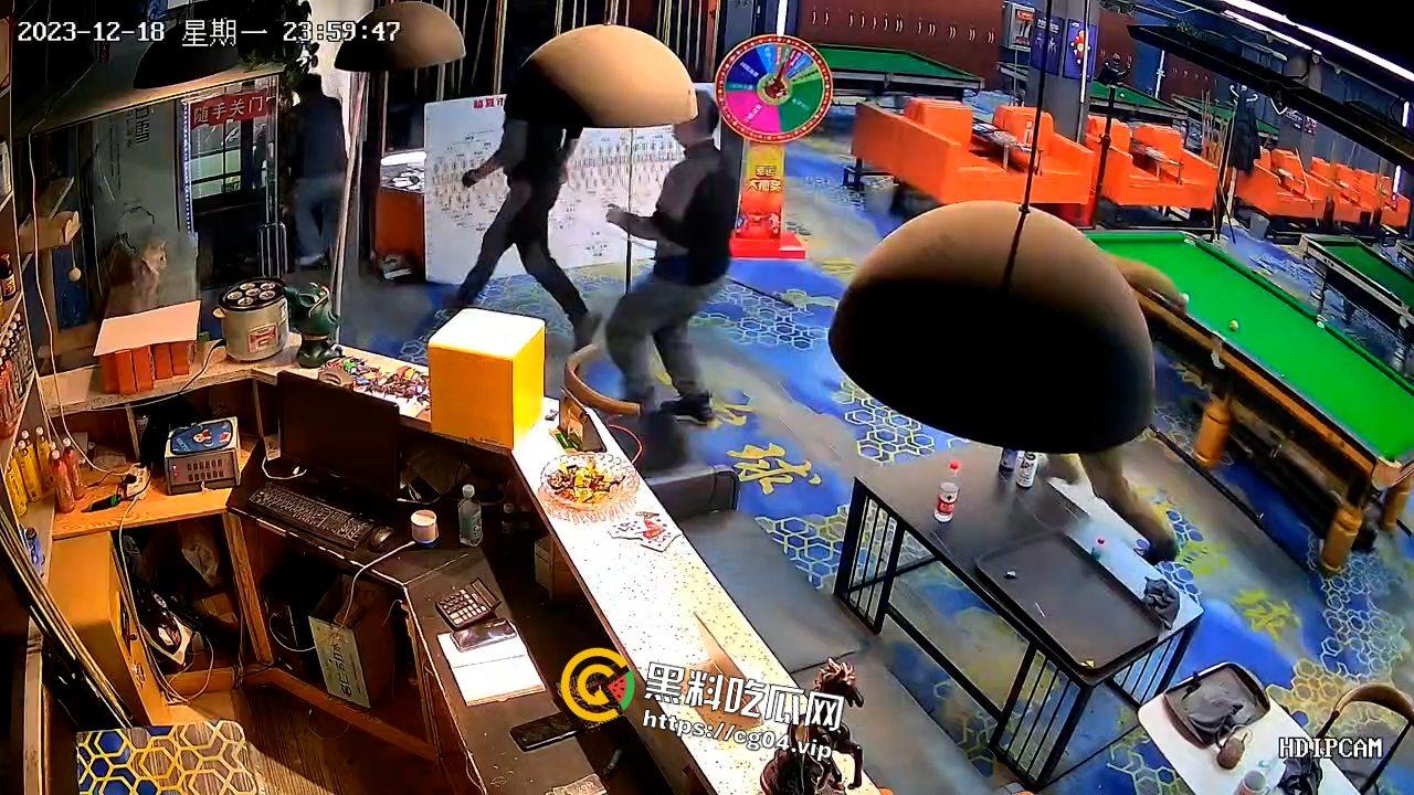 热瓜速递！北京时间12月18日23时59分，甘肃临夏州积石山县发生6.2级地震，震源深度10公里。截至目前，地震已造成甘肃100人死亡、青海11人死亡-3