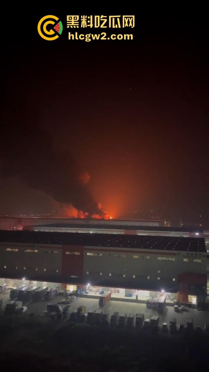 本不富裕的京东雪上加霜！江苏无锡京东自营仓突然失火被烧毁 双11快递滞发 损失惨重-6