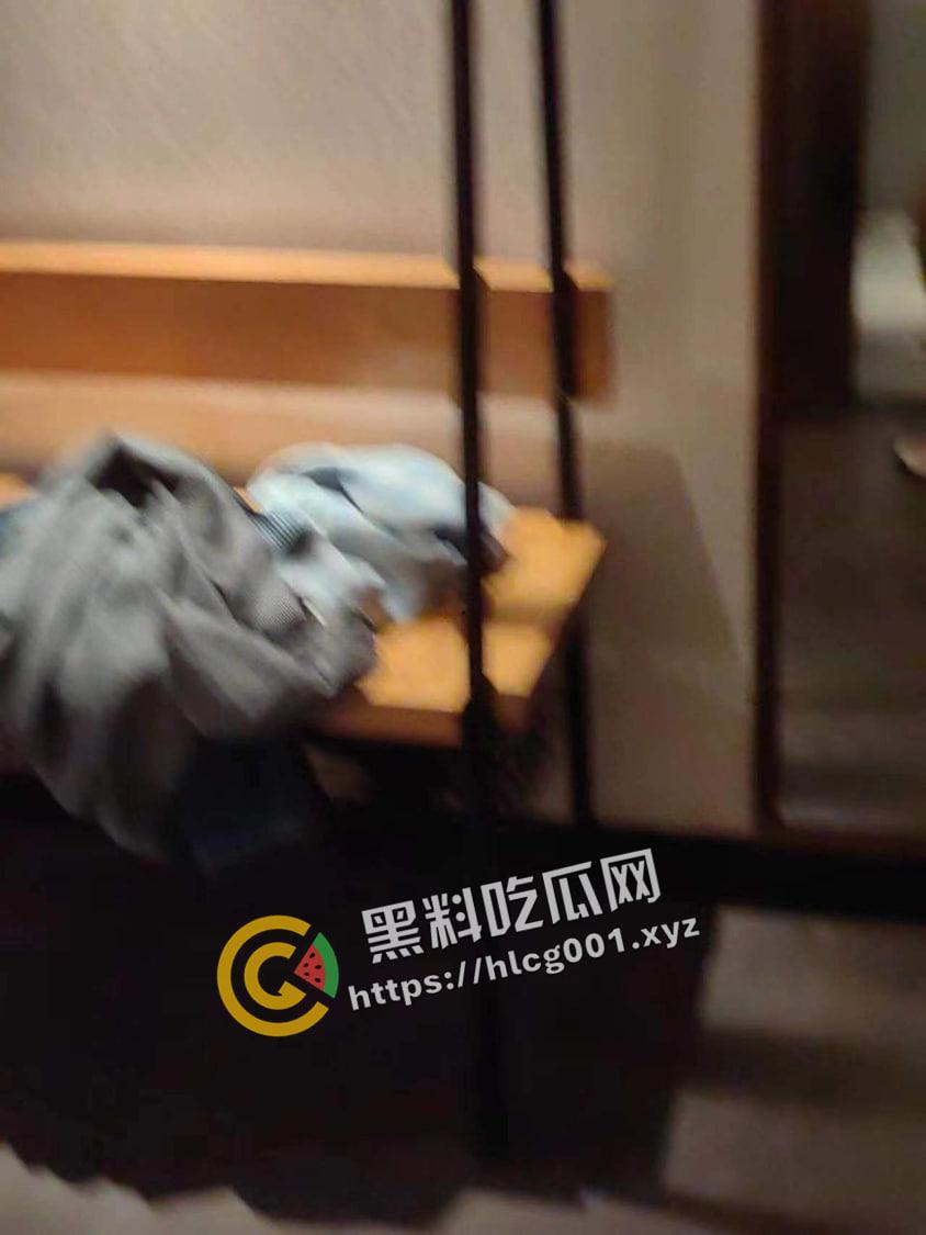 广东佛山一台ps5拿下19岁妹妹 直接开房干到爽 这是什么骚操作-18