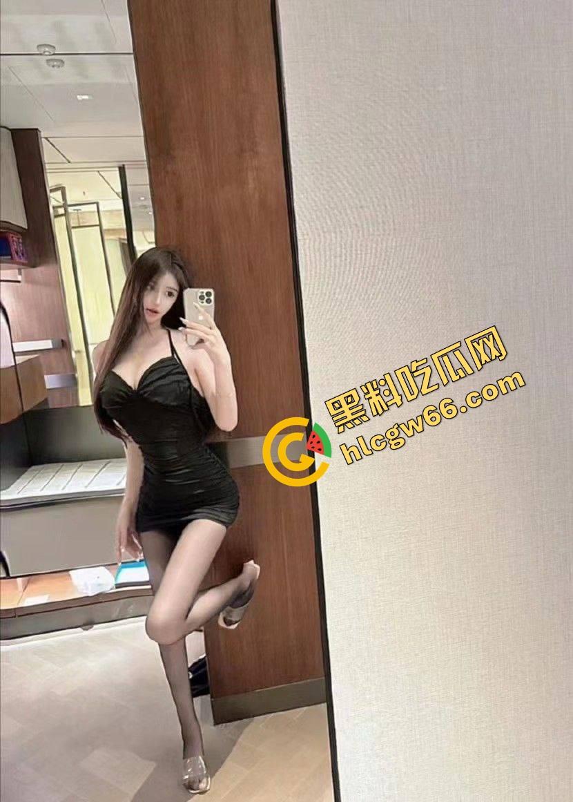 她的逼不是洞，是吞噬的深渊，河北『亦伊』肉穴不挑器具、全都能吞可乐瓶、旺仔牛奶通通吸进去！-1