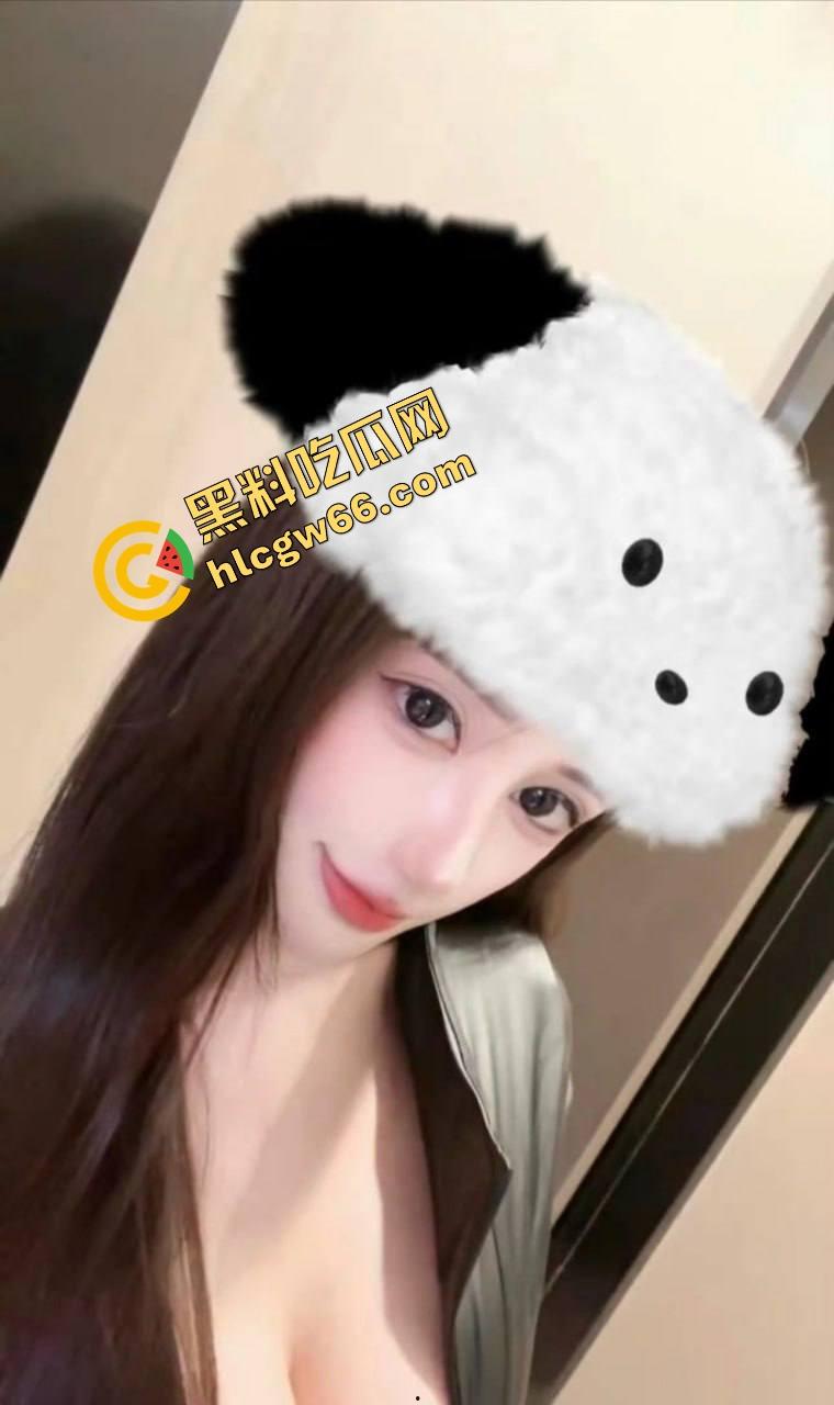 她的逼不是洞，是吞噬的深渊，河北『亦伊』肉穴不挑器具、全都能吞可乐瓶、旺仔牛奶通通吸进去！-5