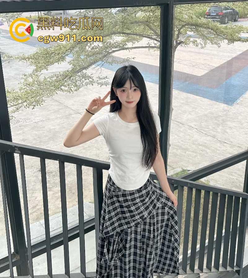 长春师范大学可爱女大【李亚媚】被富二代炮友玩腻后曝光，骑脸舔穴坐屌自慰，反差感冲破天际！-1