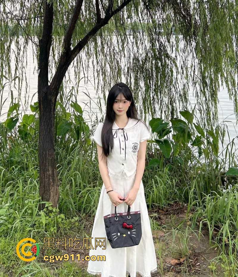 长春师范大学可爱女大【李亚媚】被富二代炮友玩腻后曝光，骑脸舔穴坐屌自慰，反差感冲破天际！-3