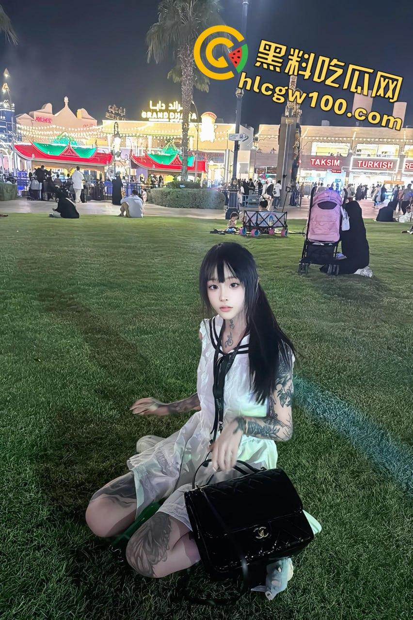 抖音X网黄【九条南无】，白虎骚穴骑脸自慰，倒立扣b三门齐开真是一个人形肉便器！-7