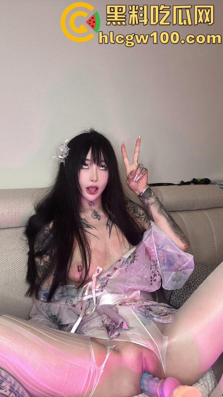 抖音X网黄【九条南无】，白虎骚穴骑脸自慰，倒立扣b三门齐开真是一个人形肉便器！-25