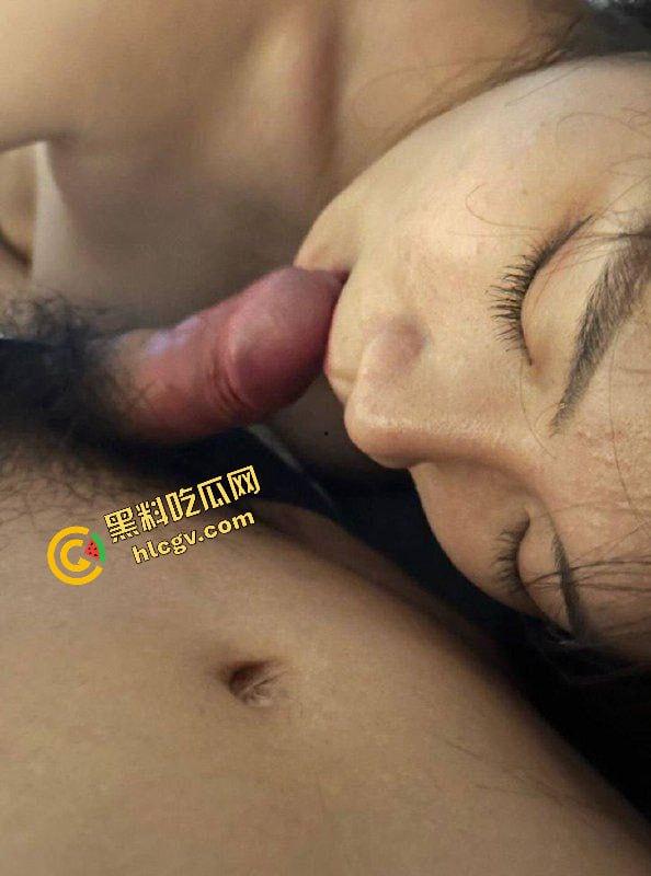 贵州遵义医科大学反差女大『唐艳梅』脸长得骚床上更骚 校外约炮单男赚钱 独家曝光流出！-8