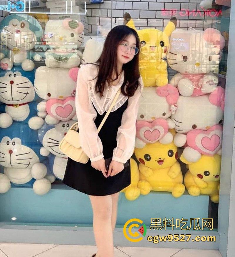 常州极品幼师【李思颖】性爱视频曝光，甜美笑容迷倒众生，夜里却化身淫荡母狗，学校里的知名公交车！-2