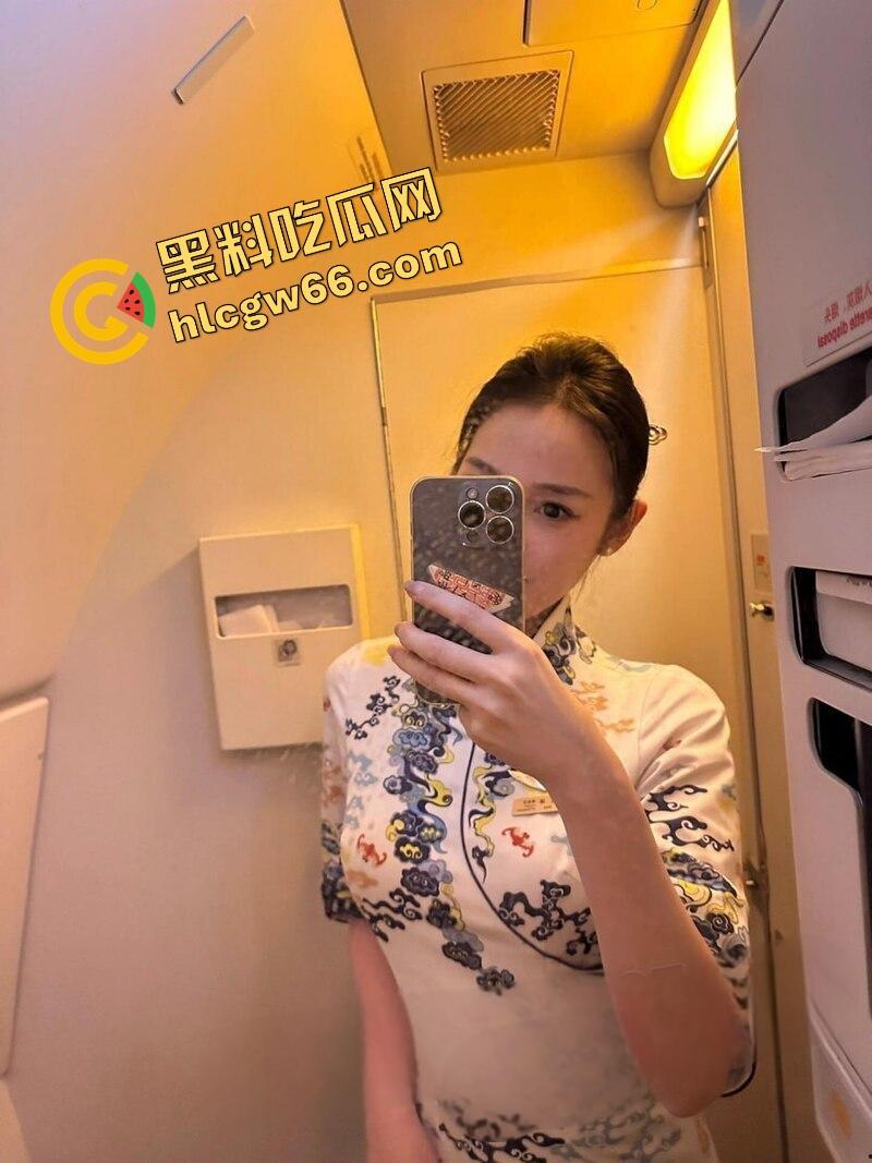海航空乘【雨晴】172cm极品空姐下海变肉体绝品，黑丝长腿、天使脸庞换来床上蜜桃臀狂野榨精！-1