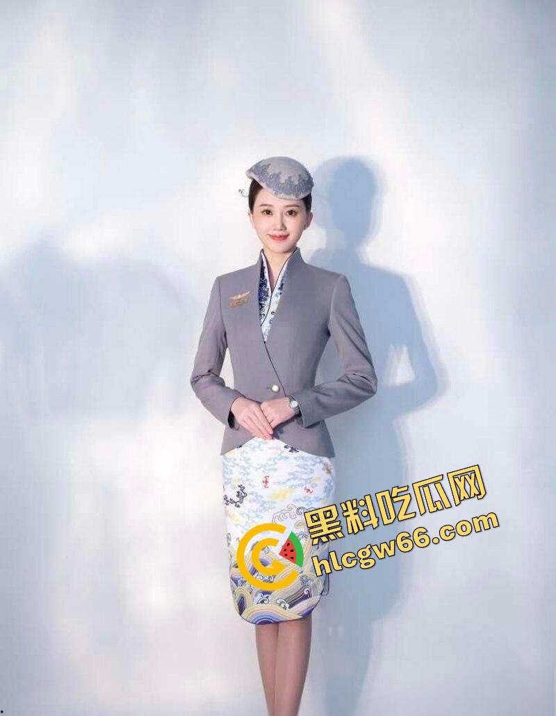海航空乘【雨晴】172cm极品空姐下海变肉体绝品，黑丝长腿、天使脸庞换来床上蜜桃臀狂野榨精！-5